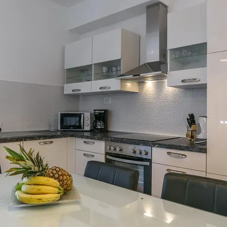 Apartament By The Sea Arbanija, Ciovo - 16762 Trogir