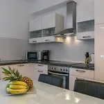 Apartment By The Sea Arbanija, Ciovo - 16762 Trogir